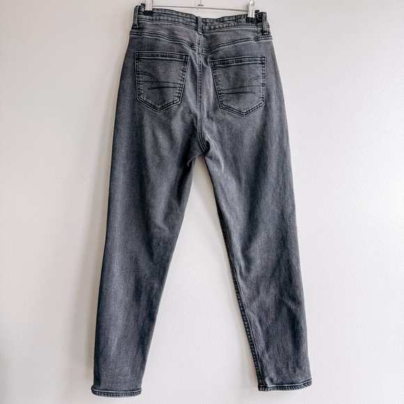 American Eagle Grey Stretch Mom Jean Size 4 - Picture 4 of 8